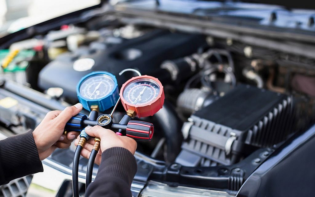 Car AC, electrical and battery service in Dubai